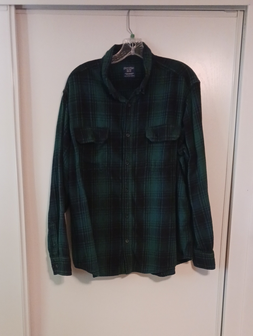 Faded Glory Dark Green and Black Plaid Casual Button-Down Shirt